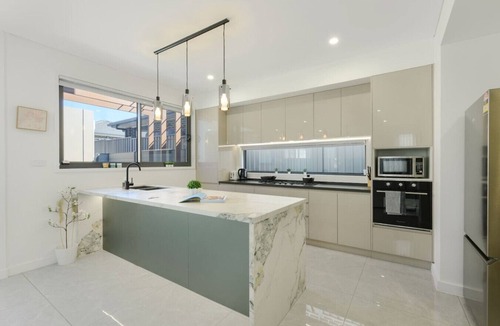 Austral House | Stylish Home in Austral - Ideal for Relaxing Stays