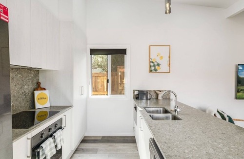 North Toowoomba House | Stylish Inner-City Stay!