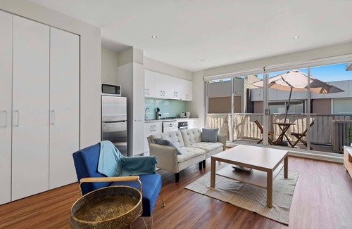 North Melbourne Apartment | Stylish North Melbourne Stay, Minutes to CBD