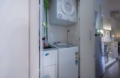 Bruce Apartment | Stylish studio Apt near AIS and GIO Stadium
