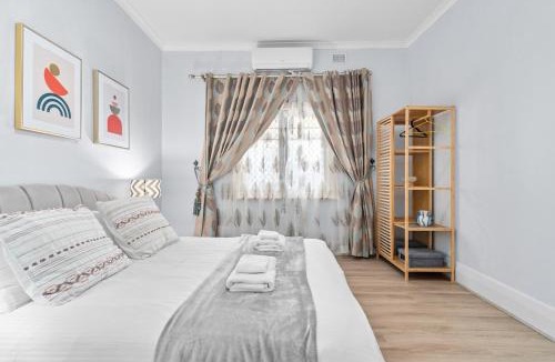 Maylands House | Stylish Three Bedroom Unit Close to CBD
