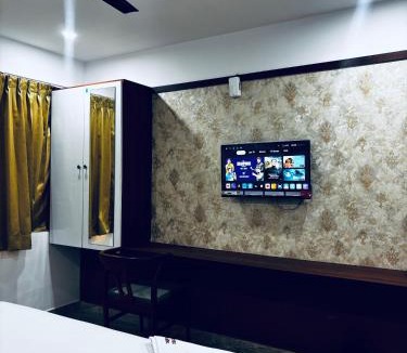 Indiranagar Bed & Breakfast | Suite Rooms Indiranagar