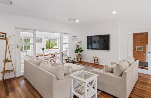 Dunsborough House | Summer Cottage