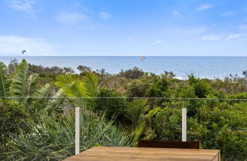 Peregian Beach House | Summer Hillside Retreat