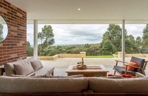 Yallingup Siding House | Summerville Treetops - A Stunning Valley Retreat