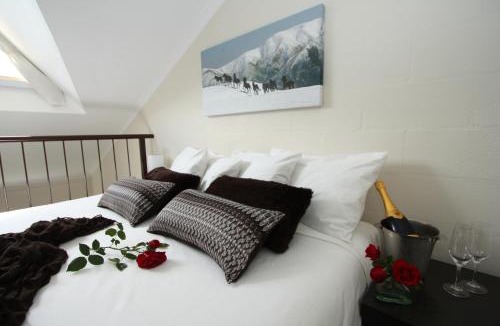 Falls Creek Cabin | Summit Ridge Alpine Lodge