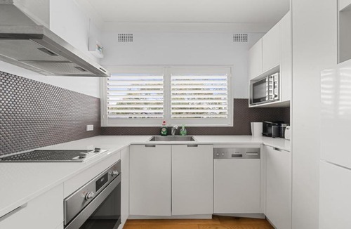 Newtown Apartment | Sun-Drenched 1 Bed Studio Apartment In Newtown