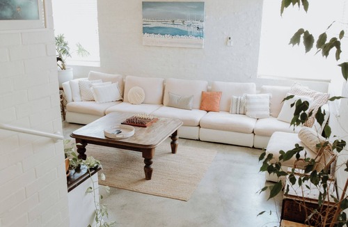 Two Rocks House | Sun drenched 70s beach house. Close to shops and beaches 🏖️