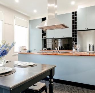 Brunswick North Apartment | Sun-Filled Art Deco Apartment Heart of Brunswick