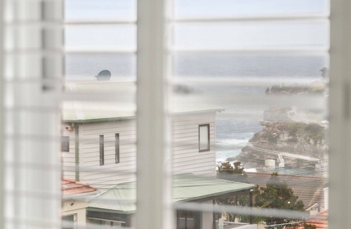 Bronte Apartment | Sun, Surf & Stay Bronte Beach Near Coastal Walk