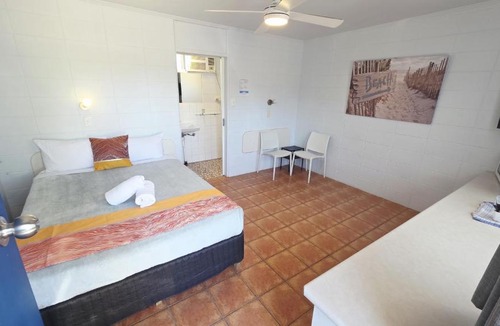 Biggera Waters Hotel | Sunburst Motel