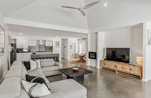 Quindalup House | Sundrift: Tranquil Retreat with Spectacular Views