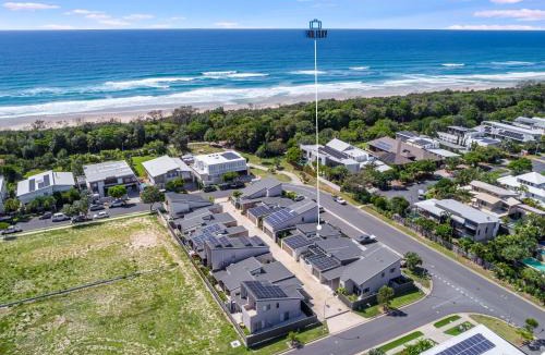 Kingscliff House | Sunfish Special - Beachside Townhouse by uHoliday