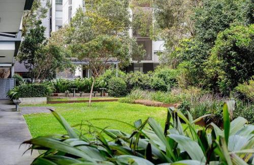 Rosebery Apartment | Sunlit Rosebery Stay - Easy Airport Access - ROSE9