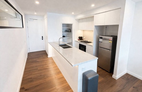West End Apartment | Sunllit Bliss | 2BR Sunlit Stay w Balcony in West End with Carpark