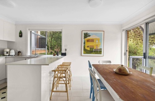 Avoca Beach House | Sunny Avoca Beach Townhouse | 3BR BBQ Courtyard