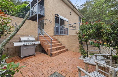 Avoca Beach House | Sunny Avoca Beach Townhouse | 3BR BBQ Courtyard