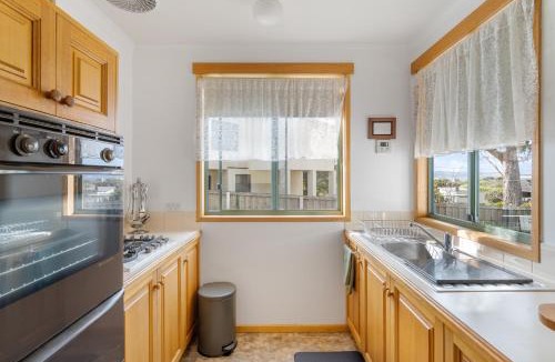 Kingston Beach Villa | Sunny Beach Holiday Home 80A