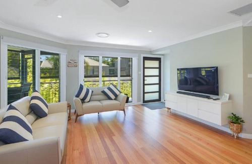 Avoca Beach House | Sunny Time - Light, Bright, Airy & Close to Beach