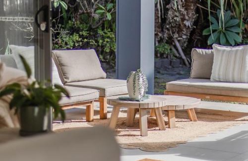 Casuarina House | Sunrays Sanctuary 350m to Beach & Pet-Friendly
