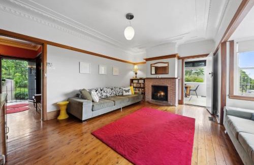 Hazelbrook House | Sunrise House