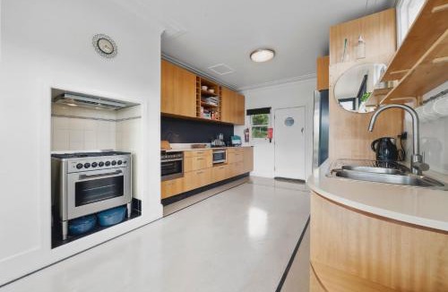 Hazelbrook House | Sunrise House