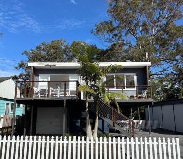 Lemon Tree Passage House | Sunrise on the Water
