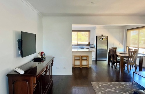 Jan Juc House | SUNSET COVE (SUNSET STRIP): 4 BR, 2 BA House in Jan Juc, Sleeps 11