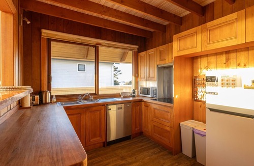 Coronet Bay House | Sunset Dreams Across the Sea