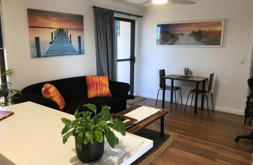 Waggrakine Apartment | Sunset Haven Self-Contained Apartment - 14 mins to city