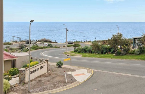 O'sullivan Beach House | Sunset Ocean View Retreat 4BM House