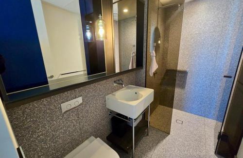 Carlton South Apartment | Sunset Sky Nest CBD 65F