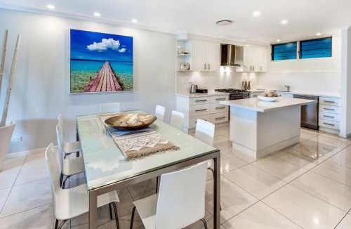 Hamilton Island Apartment | Sunset Waters Apartments