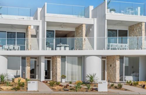Aldinga Beach House | Sunsets Aldinga Beach, 4 king rooms, rooftop, incredible views