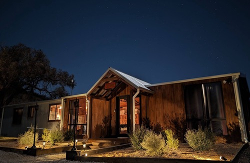 Grattai Cabin | Sunstone - Awesome views in our modern and rustic off-grid eco 2 bed cabin!