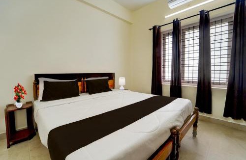 Kazhakuttam Hotel | Super Collection O Govt Engineering College Formerly Anby Plaza