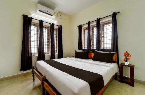 Kazhakuttam Hotel | Super Collection O Govt Engineering College Formerly Anby Plaza