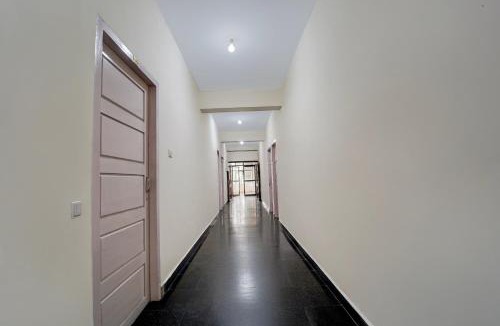 Kazhakuttam Hotel | Super Collection O Govt Engineering College Formerly Anby Plaza