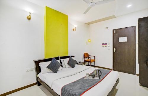 Vadodara Hotel | Super Collection O Riddhi Siddhi