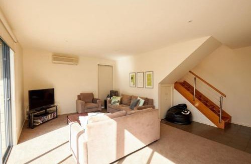 Jan Juc House | Surf Mist Townhouse - backs onto the RACV Resort