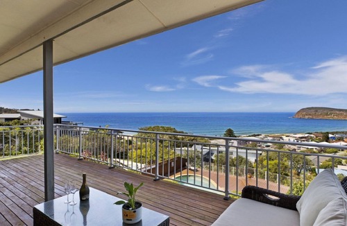 Copacabana House | Surf's Up @ Copa - Pool and Ocean Views