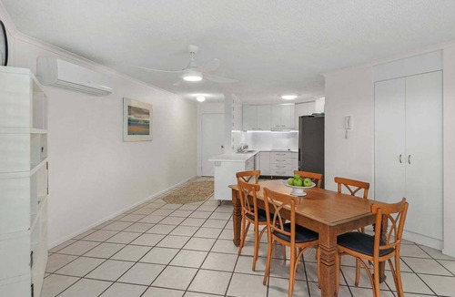 Buddina Apartment | Surf Side Buddina Escape