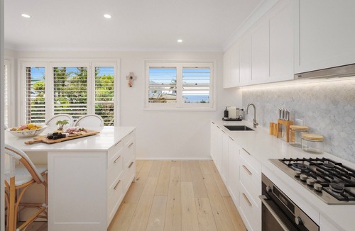 Avoca Beach House | “Surfer's Abode” – minutes to the Beach