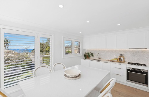 Avoca Beach House | “Surfer's Abode” – minutes to the Beach