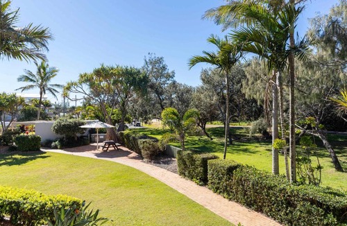 Buddina Apartment | Surfside Buddina Beachfront 3bed Apt - Direct Beach Access