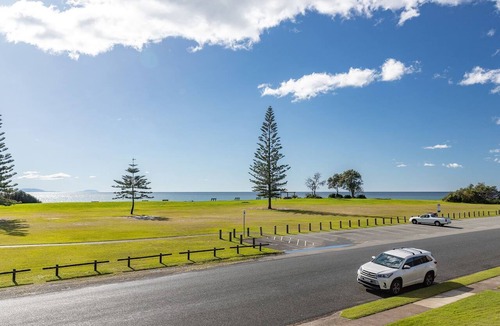 Forster Apartment | Surfspray 3 - Pebbly Beach