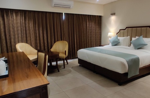 Patia Hotel | SURYANSH HIGH CITY