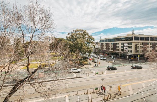 Carlton South Apartment | Swanston St Apt UniMelb