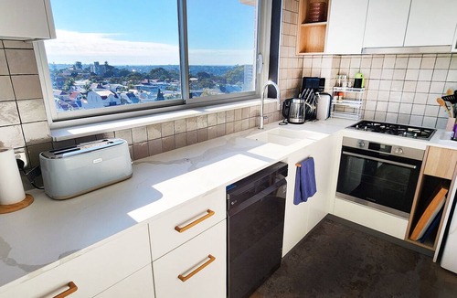 Bondi Junction Apartment | Sweeping Harbour & Ocean Views Over Sydney's East - Pool+ Parking+Harbour Views