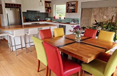 Dodges Ferry House | Swim Spa pool, overlooking the Bay, 3 Bedrooms, sleeps 6, 2 Bathrooms